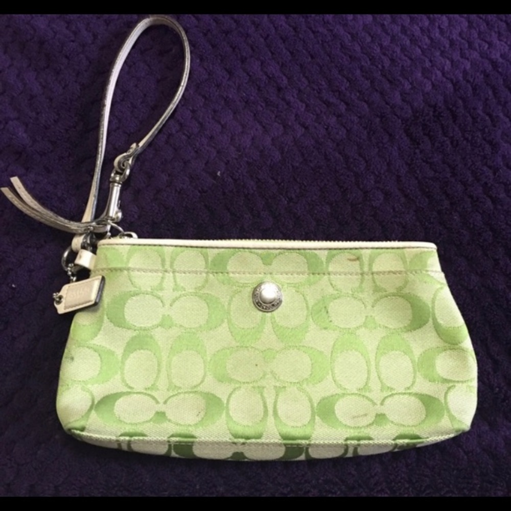 COACH Green Wristlet Clutch Wallet Bag